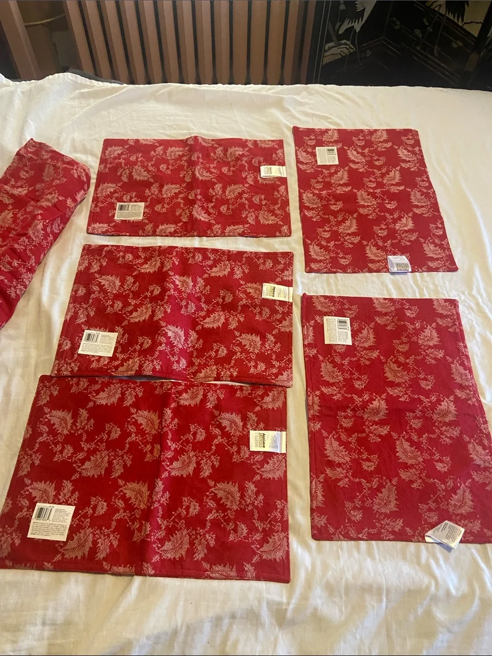 Martha Stewart Everyday Red and Cream Leaf Jacquard Napkins and Placemats